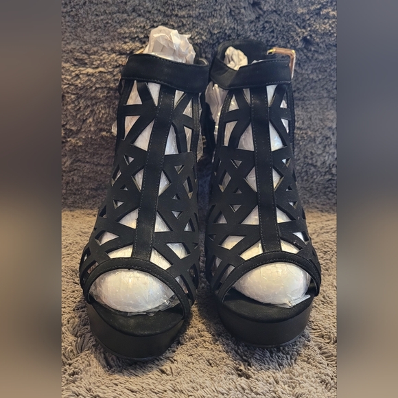 NIB Top Moda Bianca Platform Heels - Picture 2 of 7